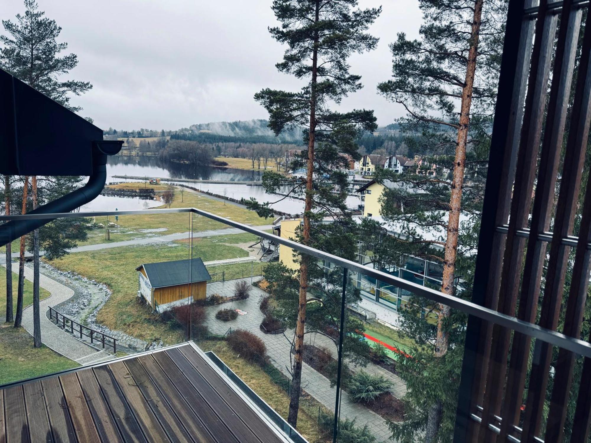 Molo Lipno Resort Luxusni Apartman 4Kk Cesky Krumlov Luaran gambar